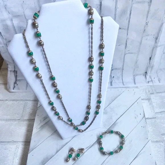 Celebrity Jewelry Vintage Costume Pearl And Jade Jewelry Set